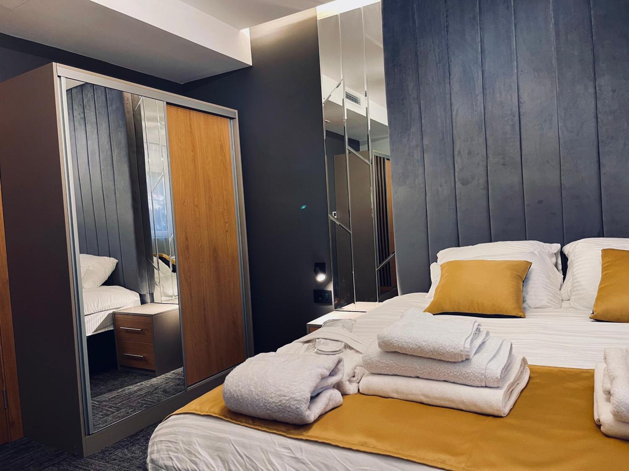 Mozaik Apartments & Spa - Modern 4-Star Apartments With Exclusive Private Spa Wellness In The City Center - Sauna, Jacuzzi, Turkish Bath - Free Parking, Wi-Fi - Rooms & Apartments Ćuprija מראה חיצוני תמונה