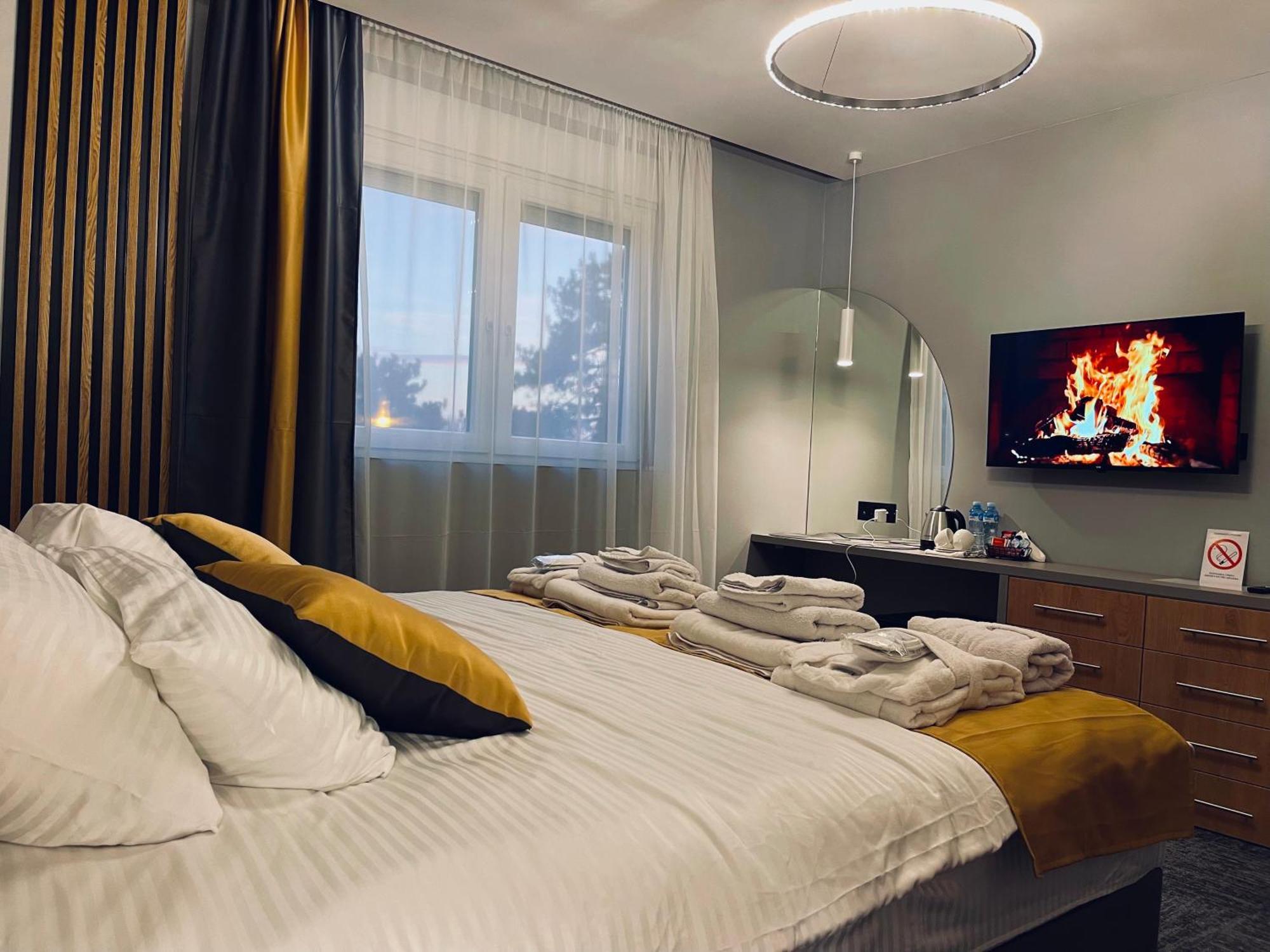 Mozaik Apartments & Spa - Modern 4-Star Apartments With Exclusive Private Spa Wellness In The City Center - Sauna, Jacuzzi, Turkish Bath - Free Parking, Wi-Fi - Rooms & Apartments Ćuprija מראה חיצוני תמונה