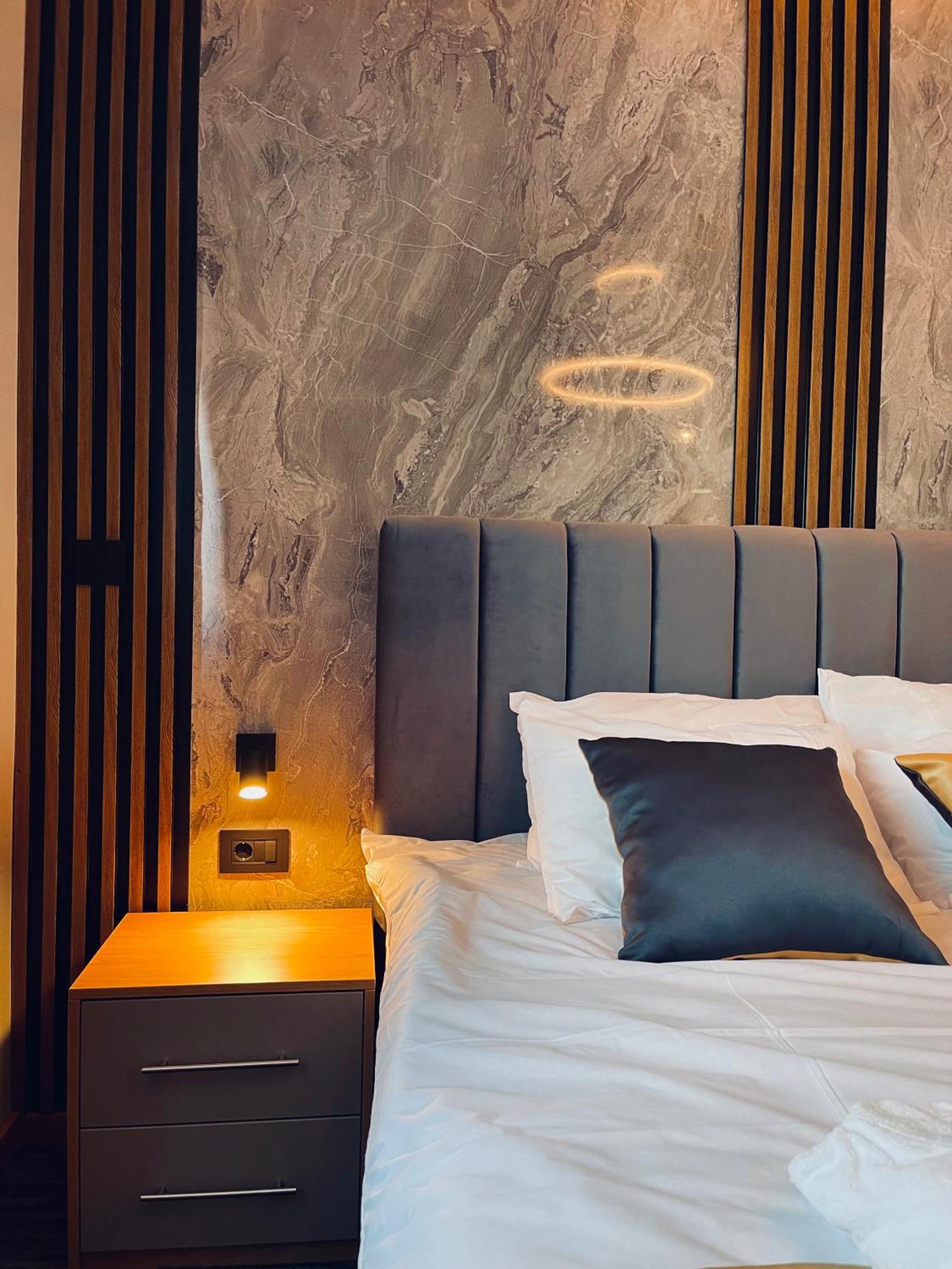 Mozaik Apartments & Spa - Modern 4-Star Apartments With Exclusive Private Spa Wellness In The City Center - Sauna, Jacuzzi, Turkish Bath - Free Parking, Wi-Fi - Rooms & Apartments Ćuprija מראה חיצוני תמונה