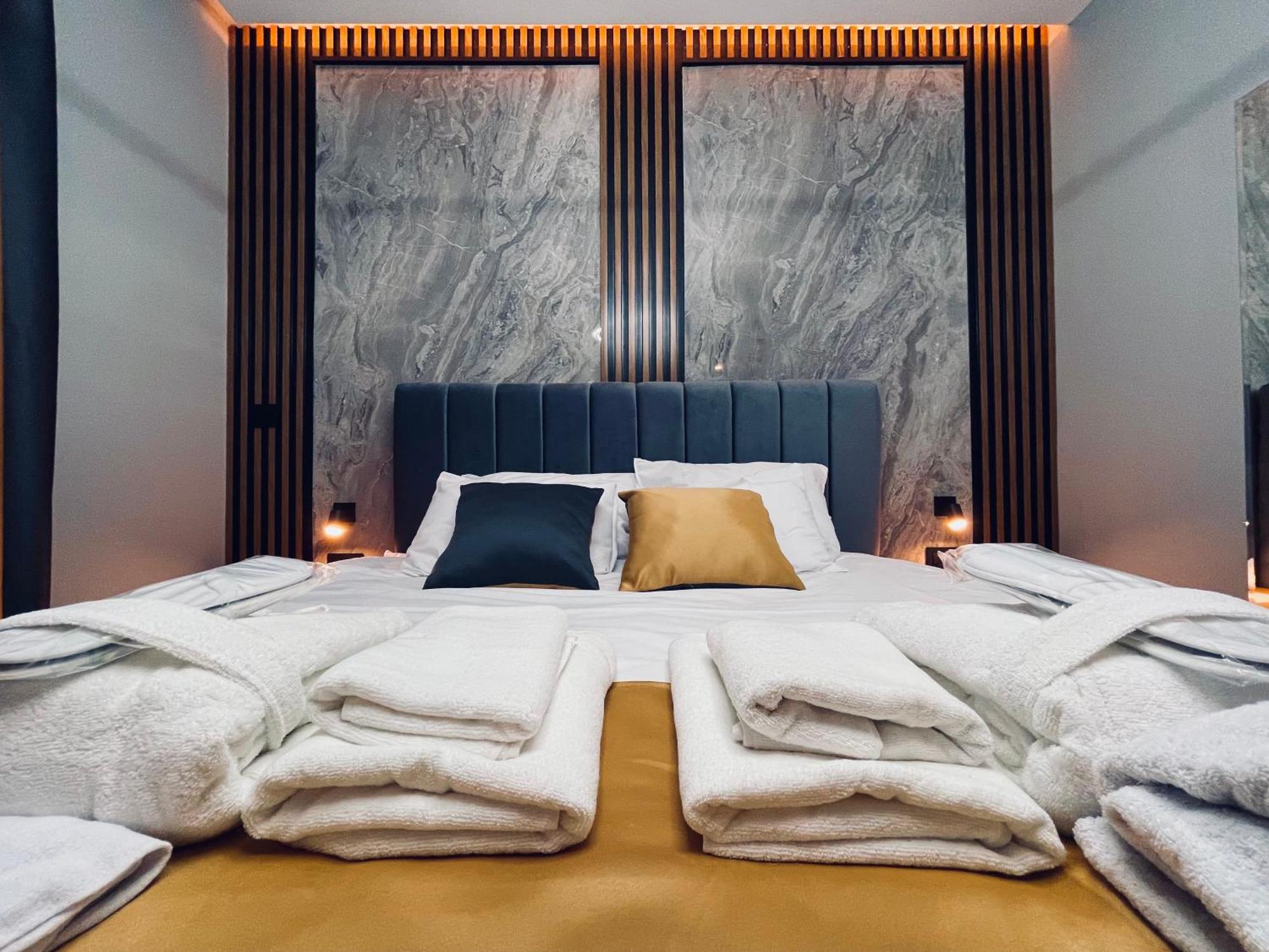 Mozaik Apartments & Spa - Modern 4-Star Apartments With Exclusive Private Spa Wellness In The City Center - Sauna, Jacuzzi, Turkish Bath - Free Parking, Wi-Fi - Rooms & Apartments Ćuprija מראה חיצוני תמונה