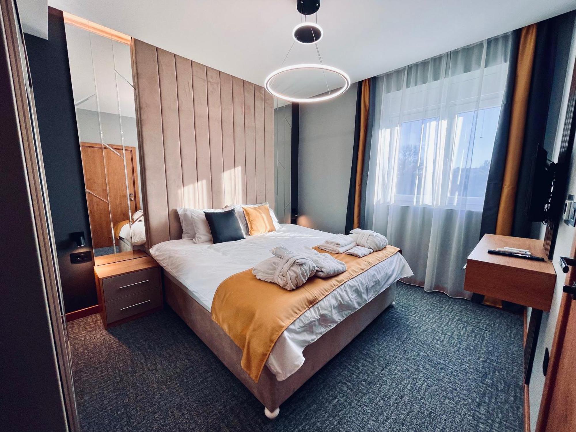 Mozaik Apartments & Spa - Modern 4-Star Apartments With Exclusive Private Spa Wellness In The City Center - Sauna, Jacuzzi, Turkish Bath - Free Parking, Wi-Fi - Rooms & Apartments Ćuprija מראה חיצוני תמונה