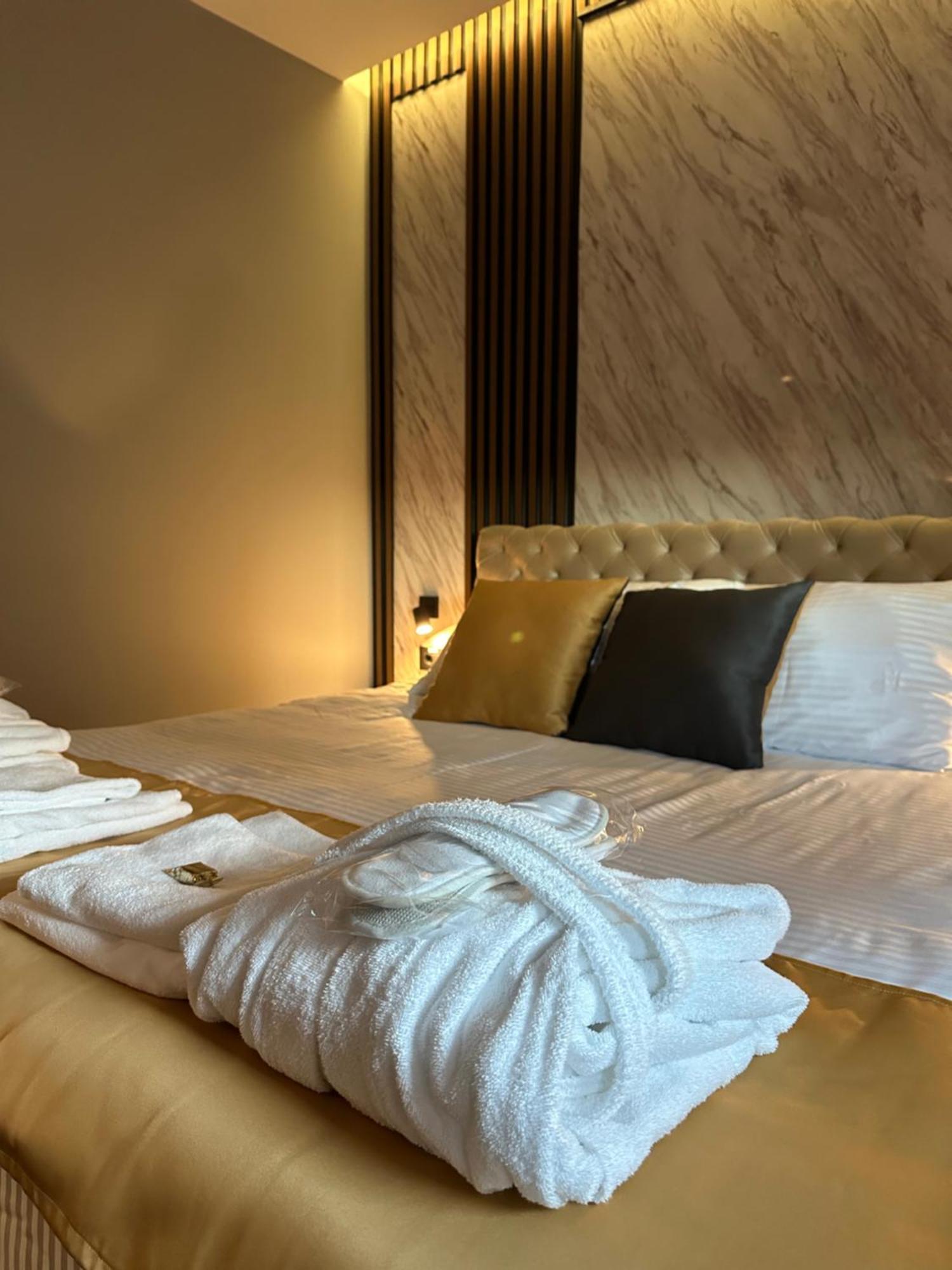 Mozaik Apartments & Spa - Modern 4-Star Apartments With Exclusive Private Spa Wellness In The City Center - Sauna, Jacuzzi, Turkish Bath - Free Parking, Wi-Fi - Rooms & Apartments Ćuprija מראה חיצוני תמונה