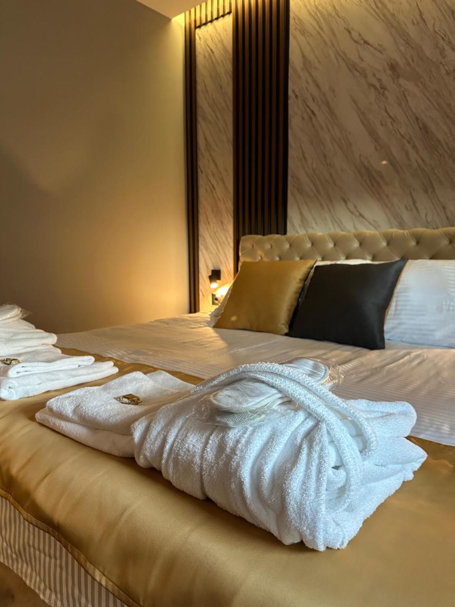 Mozaik Apartments & Spa - Modern 4-Star Apartments With Exclusive Private Spa Wellness In The City Center - Sauna, Jacuzzi, Turkish Bath - Free Parking, Wi-Fi - Rooms & Apartments Ćuprija מראה חיצוני תמונה