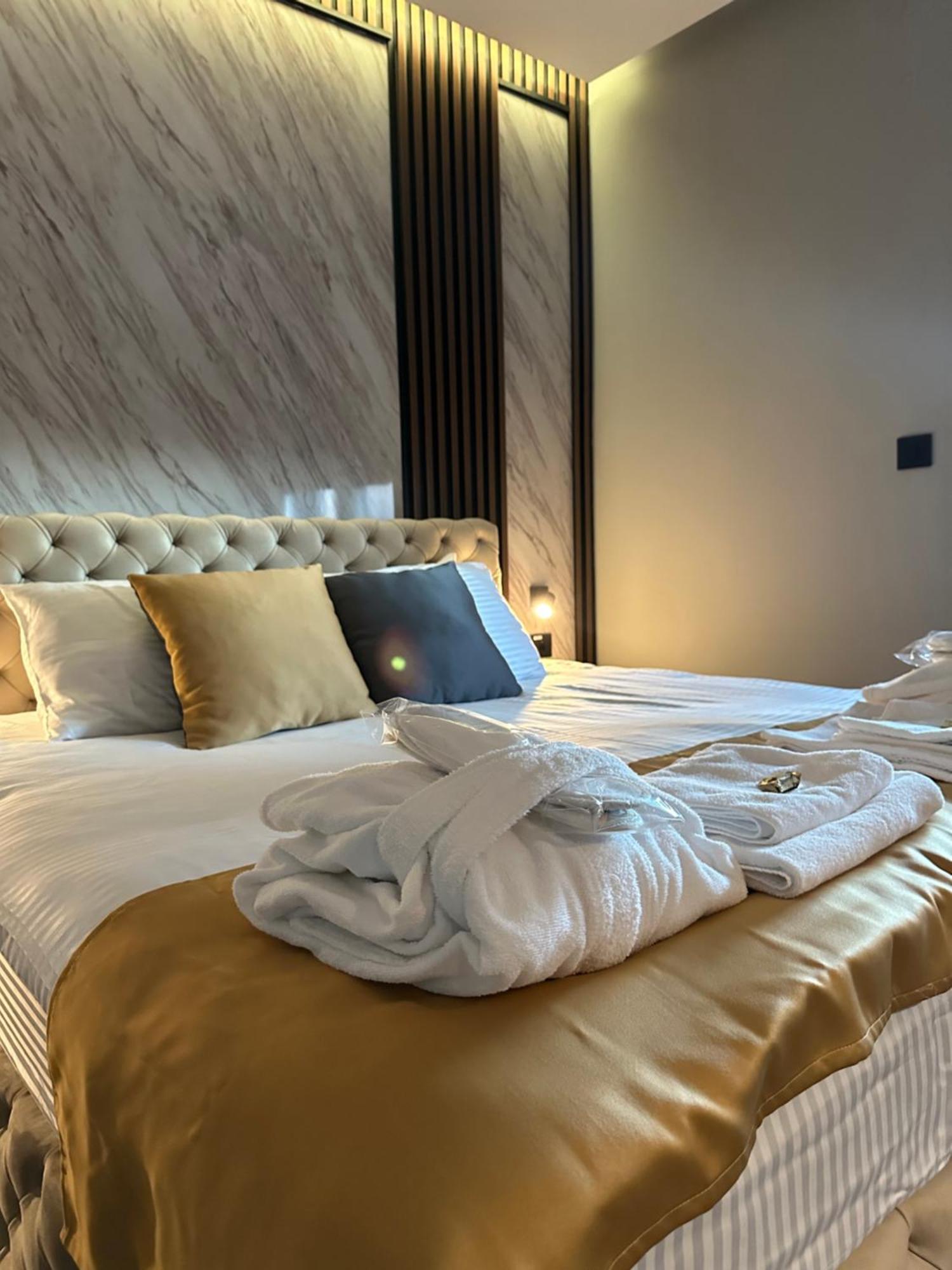 Mozaik Apartments & Spa - Modern 4-Star Apartments With Exclusive Private Spa Wellness In The City Center - Sauna, Jacuzzi, Turkish Bath - Free Parking, Wi-Fi - Rooms & Apartments Ćuprija מראה חיצוני תמונה